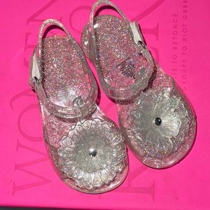 NEW! Old Navy daisy jelly sandals sz/6
